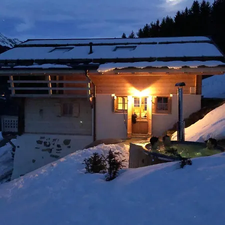 Domek alpejski Boutique Panoramic Views Hot Tub Vers L'Eglise