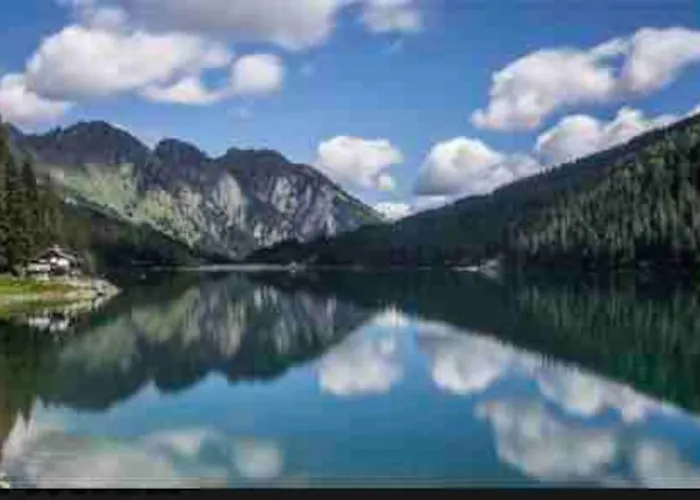 Boutique Panoramic Views Hot Tub * 威尔斯伊格里塞