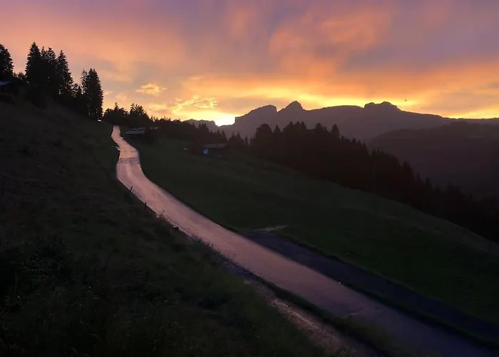 Boutique Panoramic Views Hot Tub 威尔斯伊格里塞