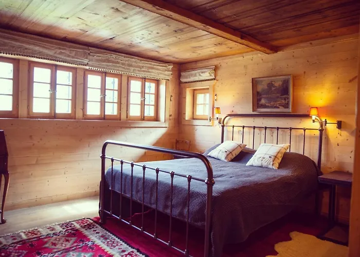 Boutique Panoramic Views Hot Tub